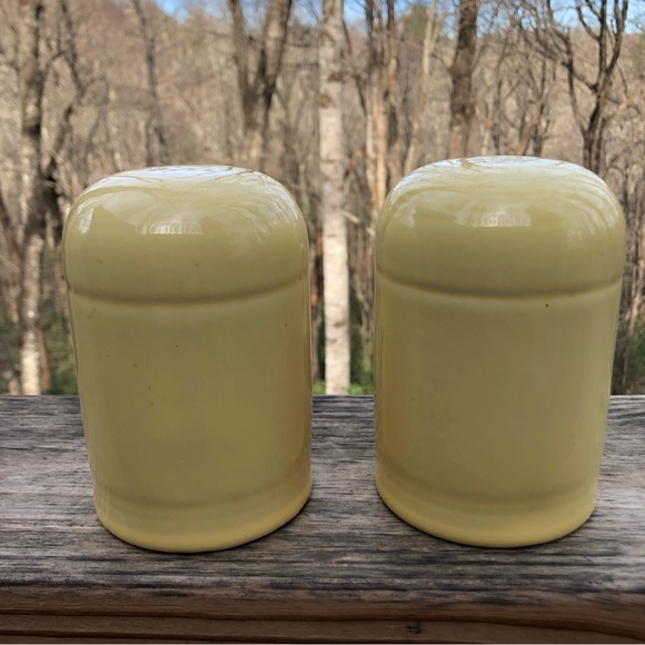 Homer Laughlin Fiesta Stove Top Salt & Pepper Set Ivory - Picture 5 of 7